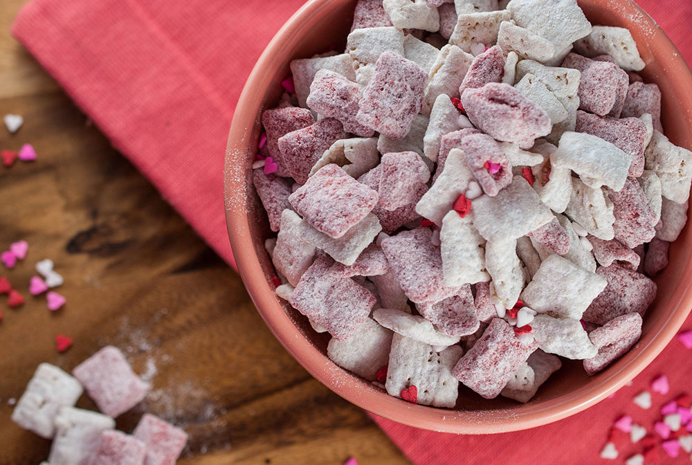 Muddy Buddies strawberries and cream e1520048277200